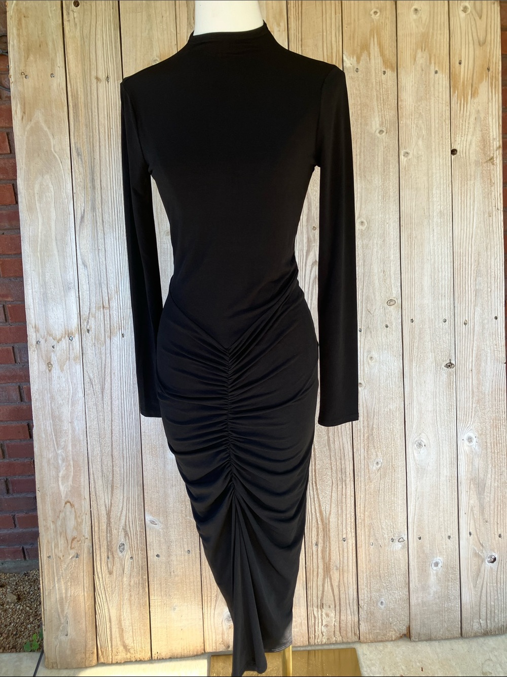 Forever 21 Black Long-Sleeve Ruched Midi Dress